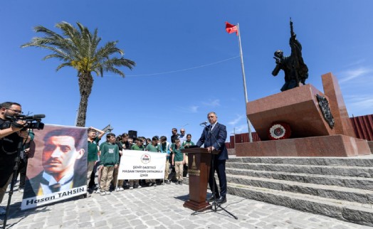 İzmir'de Hasan Tahsin anması... Başkan Tugay: 'Doğruları yazacağım’ diyen bütün gazeteciler kahramandır