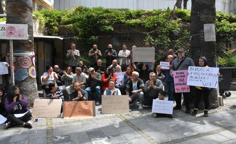 İzmir'de esnaftan Konak Belediyesi'ne 'tezgah' tepkisi