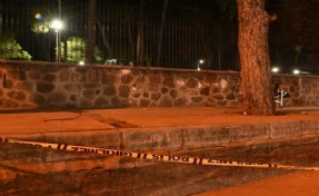 İzmir'de silahlı ve beyzbol sopalı kavga: 2 ölü