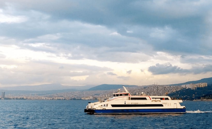 İzmir'de vapur seferleri iptal edildi