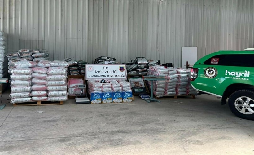 İzmir’de 14 ton sahte kedi-köpek maması ele geçirildi