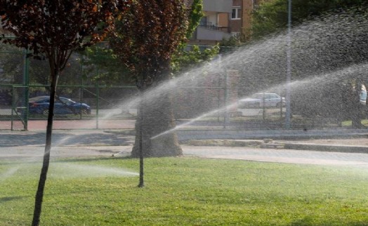 İzmir’in parklarında su kaybına geçit yok