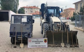 Kaçak kazı yaparken yakalandılar