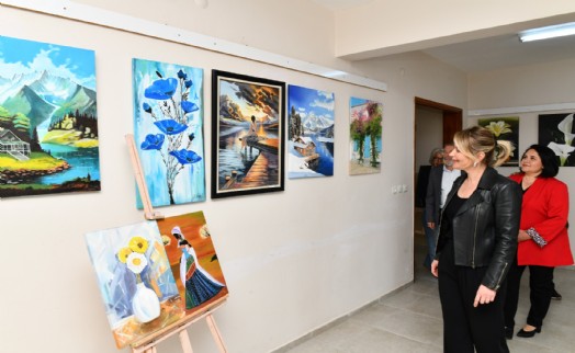 Çiğli'de Kaklıç Sanat Akademisi’nin yıl sonu sergisi büyük ilgi gördü