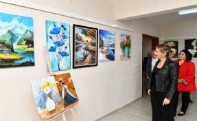 Çiğli'de Kaklıç Sanat Akademisi’nin yıl sonu sergisi büyük ilgi gördü
