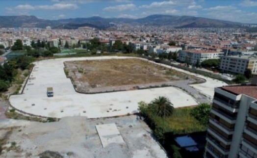 Karşıyaka Stadı için büyük rest: 'Ya devredin ya da engelleyenin kim olduğunu açıklayalım!'