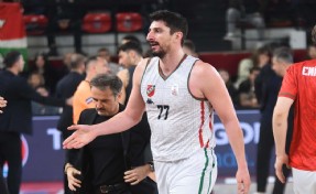 Karşıyaka'da basketbolda Muhsin zirvede