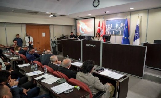 Karşıyaka'da MHP'li meclis üyesinden şok iddia; Beni odasına çağırdı 'gizli olsun' dedi