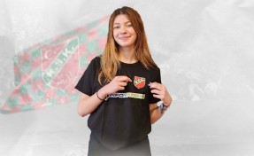Karşıyaka voleybolda takviye yaptı