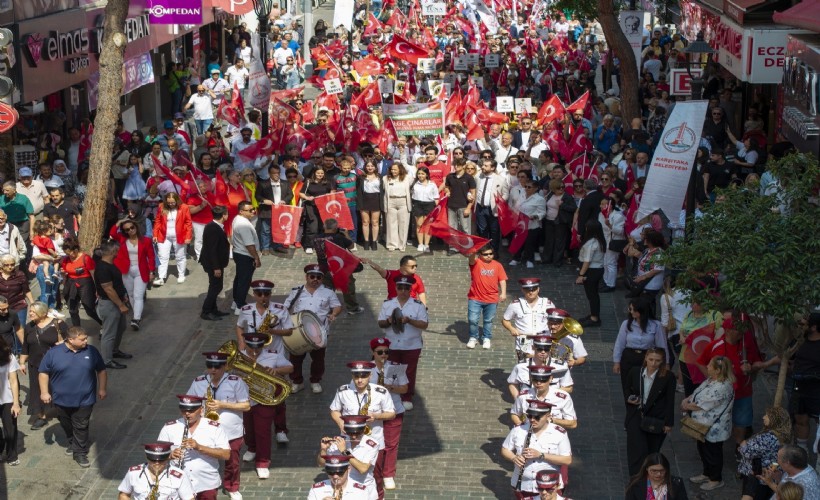 Karşıyaka’da omuz omuza 19 Mayıs yürüyüşü