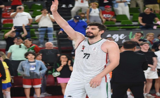 Karşıyakalı Muhsin Yaşar resmen Galatasaray'da