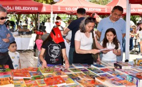 Kitapların büyülü dünyasına yolculuk Çiğli’de sürüyor