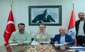 Konak’ta greve nokta koyan imza: En düşük maaş 58 bin TL