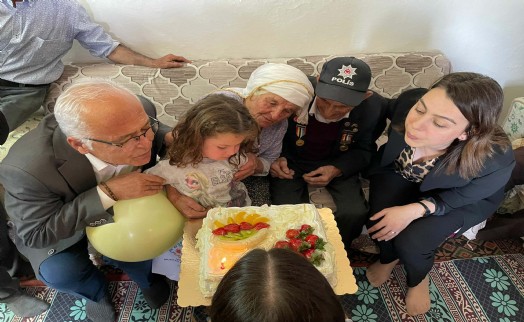 Kore Gazisi Mehmet Gün'e Büyükşehir'den sürpriz doğum günü kutlaması