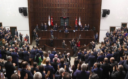 AK Partili vekillerden 'bakanlarla görüşüyoruz, bürokratları aşamıyoruz' şikayeti iddiası