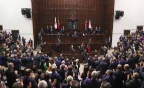 AK Partili vekillerden 'bakanlarla görüşüyoruz, bürokratları aşamıyoruz' şikayeti iddiası