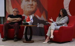 Levent Üzümcü, Çeşme’de ‘sanat ve yaşam’ üzerine konuştu