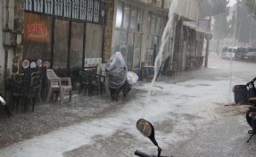 Manisa'da sağanak ve dolu etkili oldu