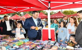 Minikler eğlencenin, edebiyat dünyası ödüllerin tadını çıkardı