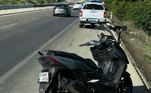 Motosiklet bariyere çarptı: 1 ölü, 1 yaralı