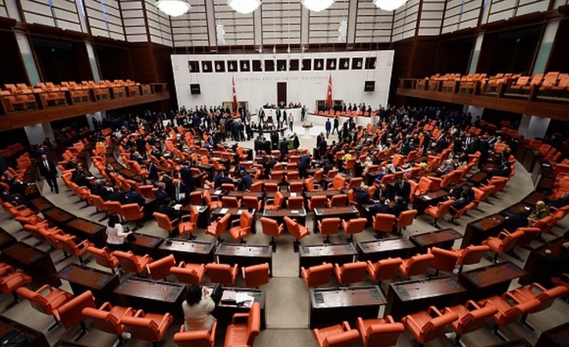 Muhalefetin önergesi kabul edilince iktidar TBMM'yi terk etti! 'Tarihi anlar yaşanıyor'