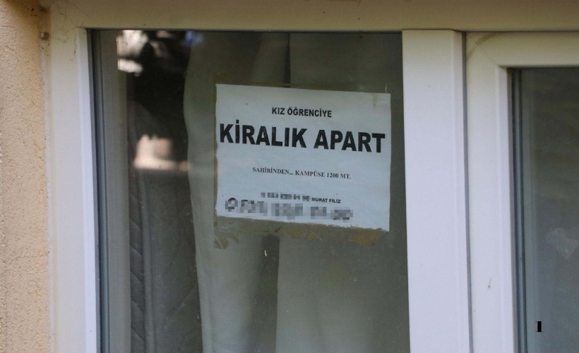 Oğlu da gizli kameralı apartta kalmış