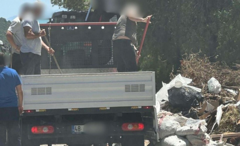 Ormana moloz dökerken yakalandılar!