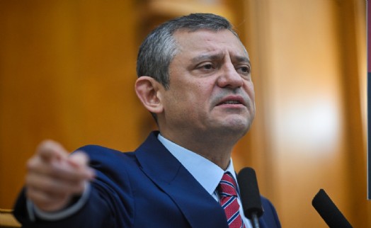 Özel'den 'İmamoğlu'na Özgürlük' pankartına açılan soruşturmaya yanıt: 'Beklesin, daha nerelere asacağız!'