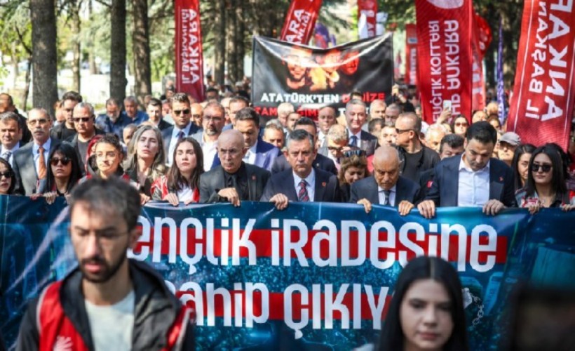 Ankara'da 'Üç Fidan' için anma yürüyüşü... Özgür Özel de katıldı!