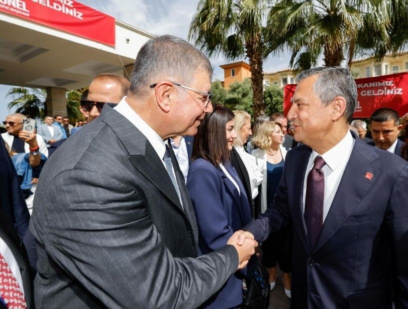 Özgür Özel İzmir’in projelerini örnek gösterdi: 'Kırmızı Bayrak Projesi yaygınlaştırılacak'