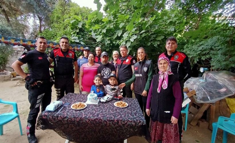 Polis ekibinden Eymen'e doğum günü sürprizi