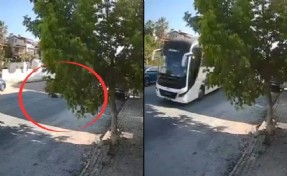 Sokakta yatan köpeği ezip yoluna devam etti; o anlar kamerada