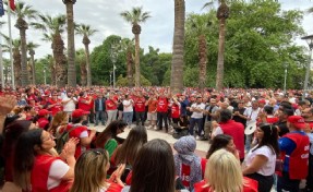 Tugay bugün yatırılacağını duyurmuştu: Maaşlar geceye kaldı!