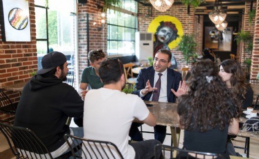 Yiğit’ten öğrencilere yardımcı kaynak desteği