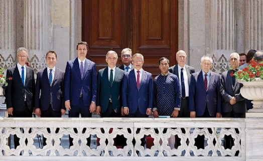 4 parti birleşiyor mu? Başkanlık koltuğu için kritik isim