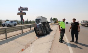 Afyon'da cip refüje devrildi: 1 ölü, 3 yaralı