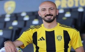 Aliağa FK Ahmet İlhan'la imzaladı