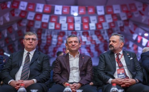 Aslanoğlu'ndan dikkat çeken paylaşım: 'Ayağa kalk İzmir iktidara yürüyoruz!'