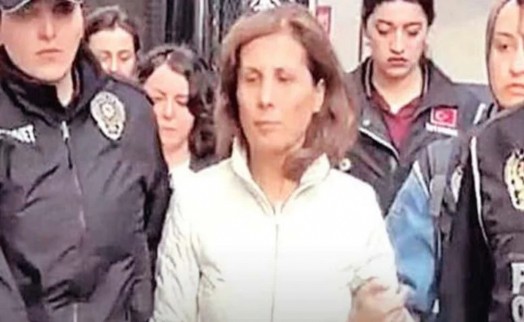 Ayakta durmakta zorlananan Oya Tekin adliyeye götürüldü