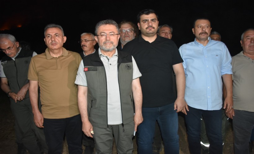 Bakan Yumaklı'dan İzmir yangını açıklaması: 4 köy ve 2 mahalle boşaltıldı