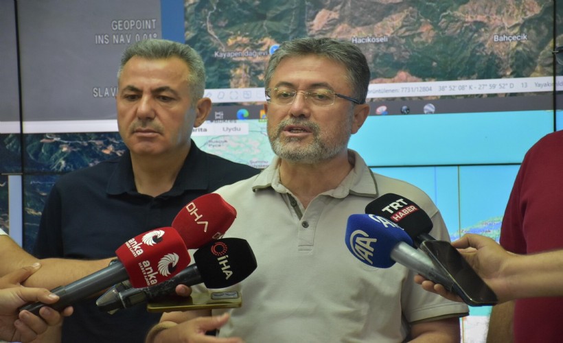 Bakan Yumaklı yangın kabusu ile ilgili son bilgileri paylaştı: 5 köy ve 2 mahalle tahliye edildi
