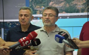 Bakan Yumaklı yangın kabusu ile ilgili son bilgileri paylaştı: 5 köy ve 2 mahalle tahliye edildi
