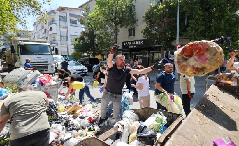Başkan Görkem Duman vatandaşlarla çöp topladı