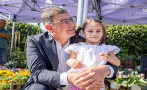 Başkan Tugay'a Babalar Günü sürprizi
