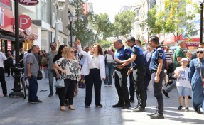 Başkan Ünsal Karşıyakalılarla buluşmaya devam ediyor