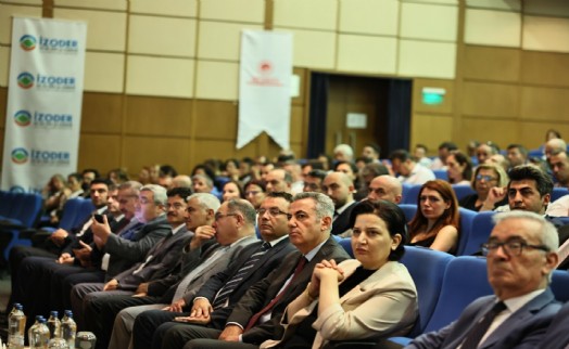Binalardaki enerji verimliliği İzmir'de konuşuldu