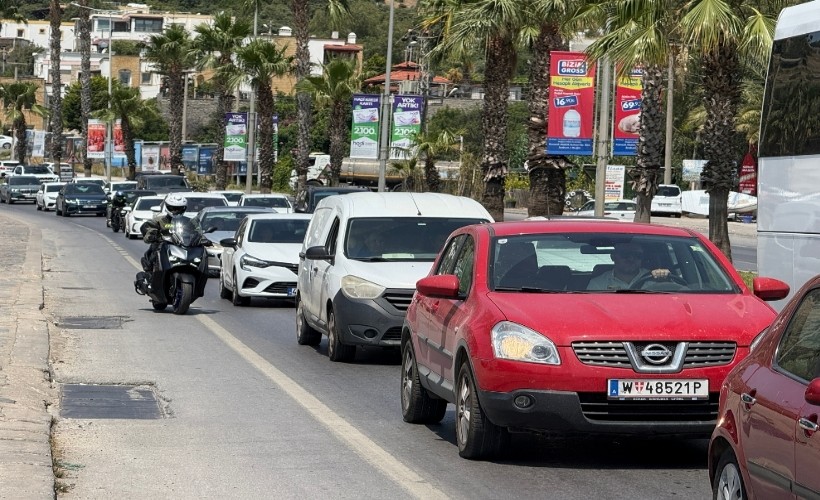 Bodrum'da bayram tatili dönüşü yoğun trafik