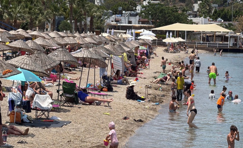 Bodrum'da bayramın 2'nci gününde sahiller doldu