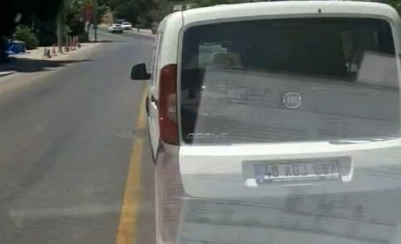 Bodrum’da ambulansa yol vermeyen sürücüye 933 lira ceza; olay anı kamerada