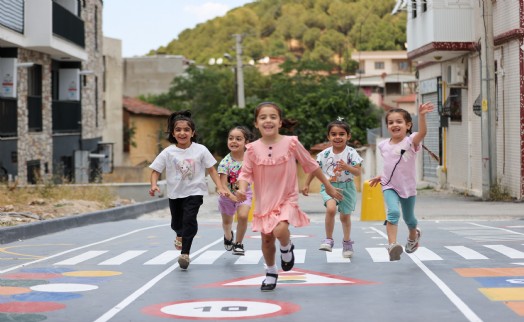 Buca Belediyesi’nden çocuklara özel yeni yaşam alanları